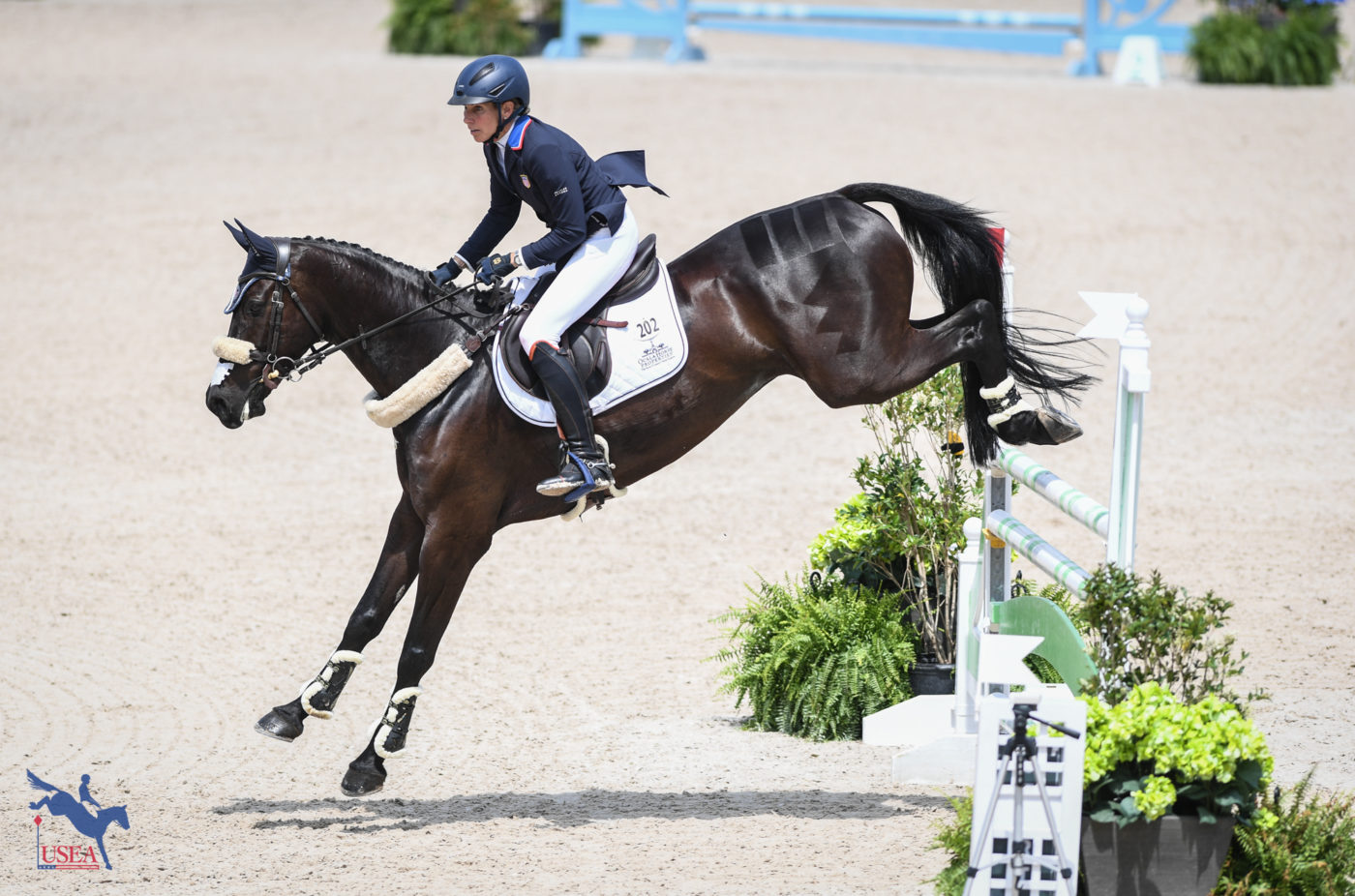 Liz Halliday-Sharp and Cooley Nutcracker put in a stylish clear round in the CCI4*-L. USEA/Lindsay Berreth photo